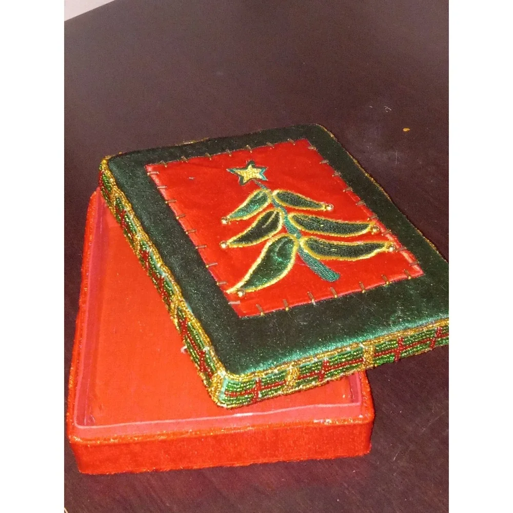 NEW‎ Vintage Christmas Trinket Gift Box Beaded Velvet Embellished